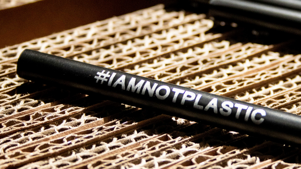 <B>RAW COFFEE COMPANY MOVES TO CELLULOSE NON-PLASTIC STRAWS</B>